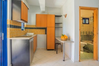 studio 3 orange apartments kitchen